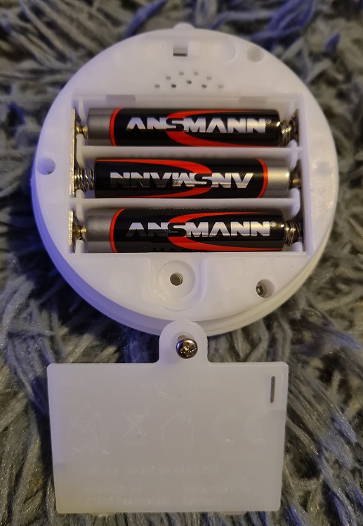 Ansmann Schlummer-Nachtlicht Batterien einsetzen